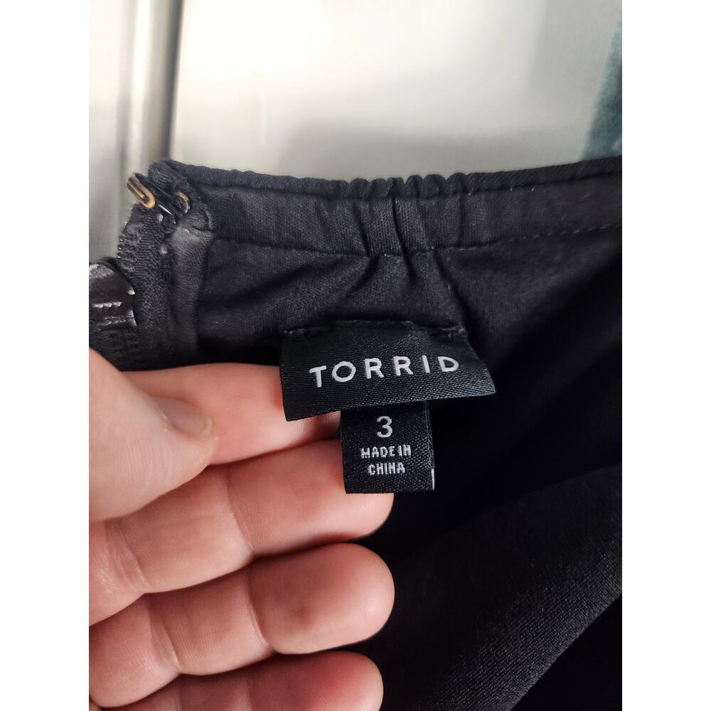 Torrid Adjustable Strap Top Size 3X - Picture 3 of 3